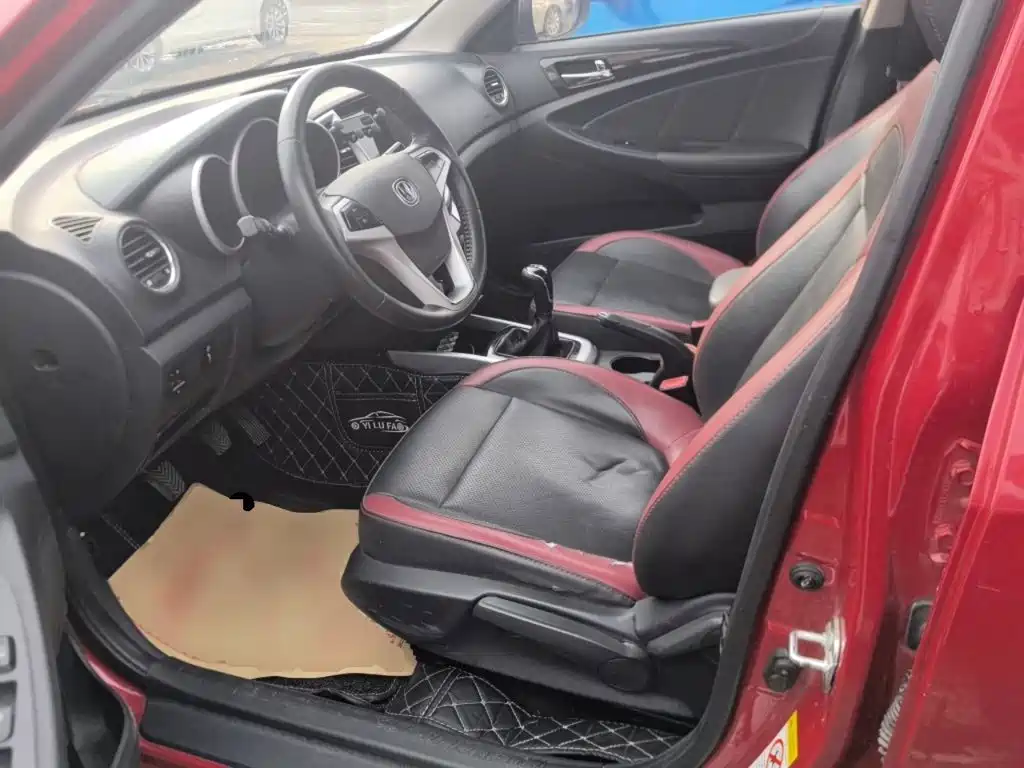 Changan Eado XT 2014 — фото 15