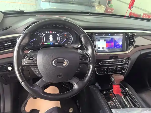 GAC Trumpchi GS8 2017