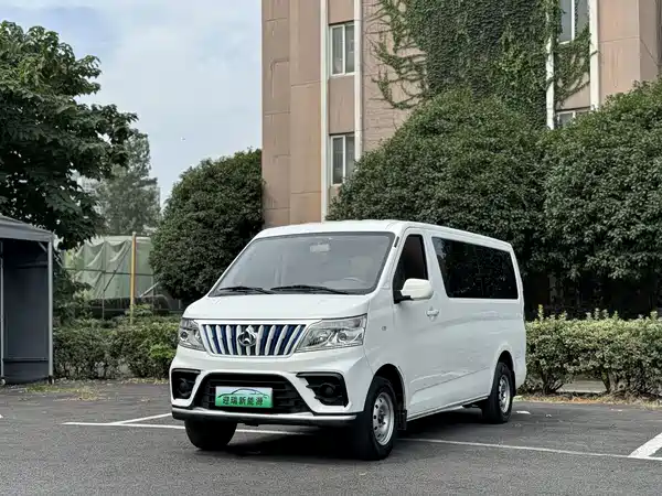 Changan Ruixing EM80 2024