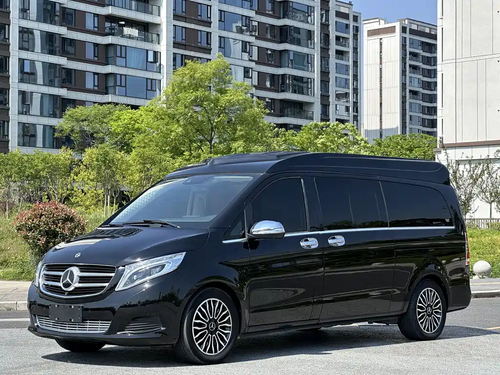 Mercedes-Benz V-Class 2019 — фото 1