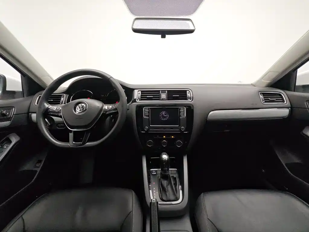 Volkswagen Sagitar 2017