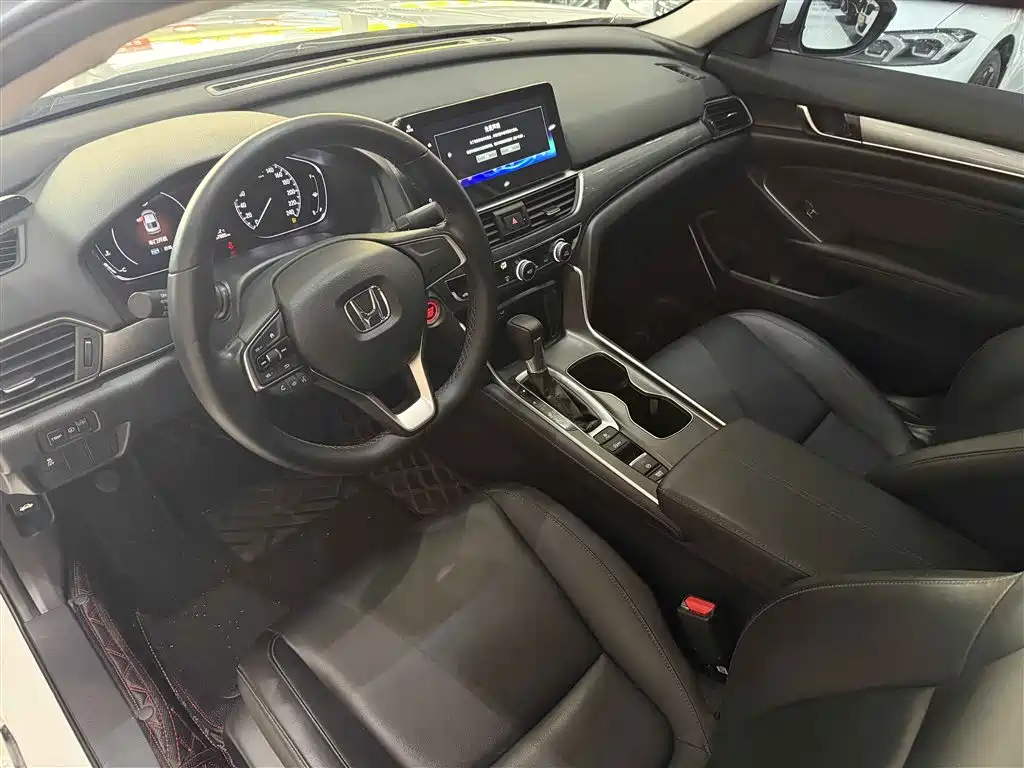 Honda Accord 2022 — фото 11