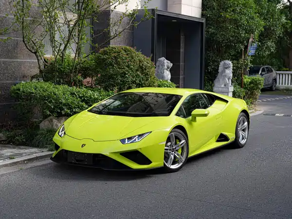 Lamborghini Huracan 2021