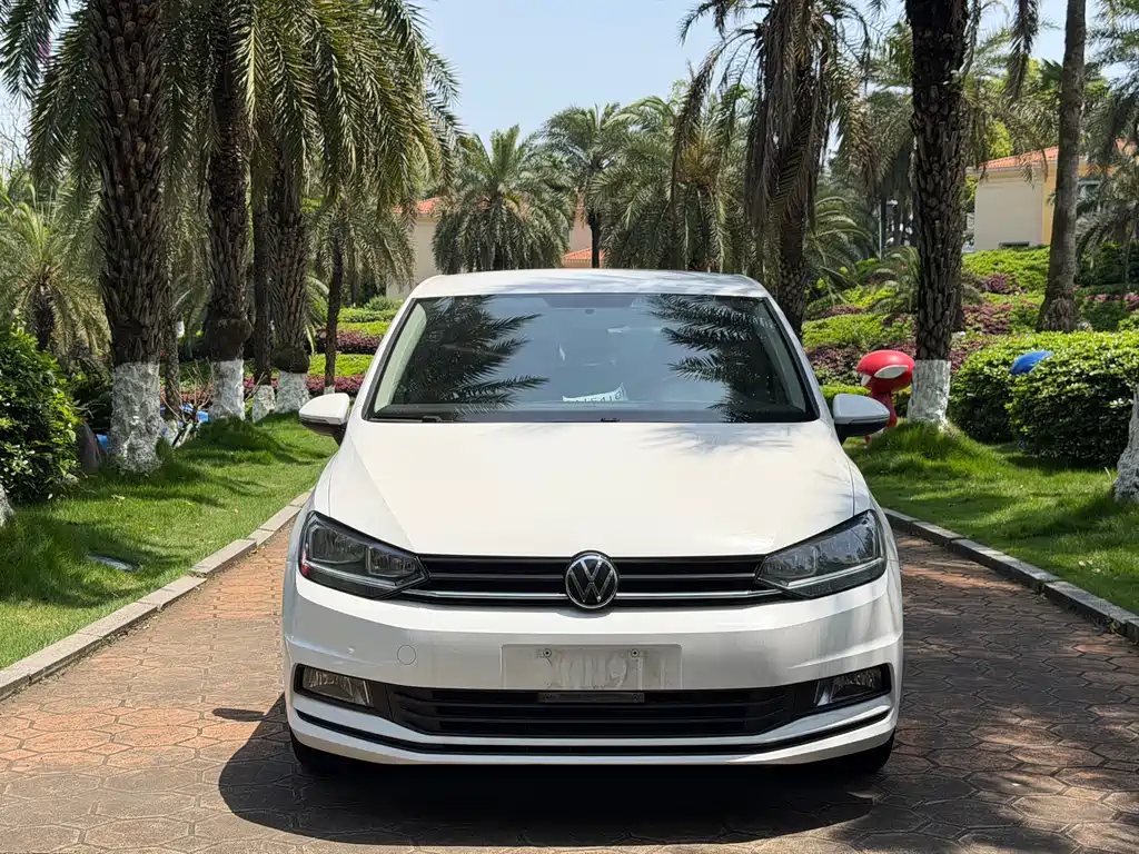 Volkswagen Touran 2021 — фото 2