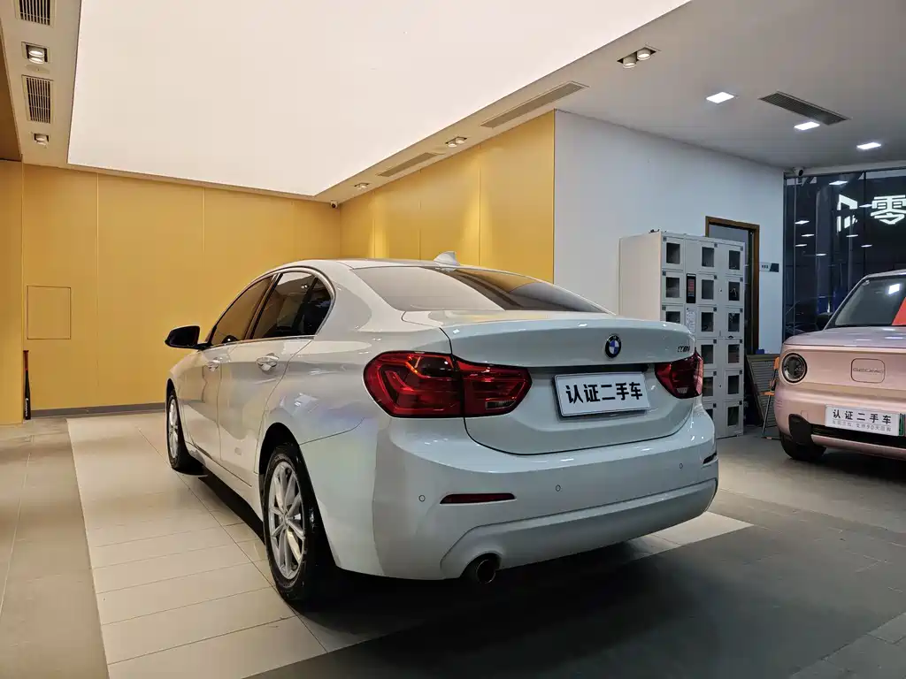 BMW 1 Series 2018 — фото 25