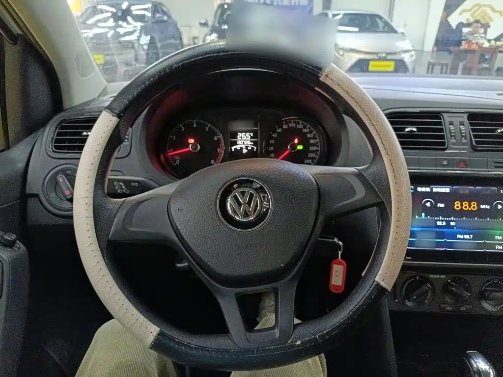 Volkswagen Polo 2016