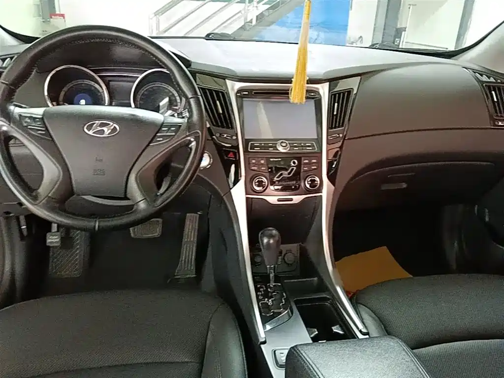 Hyundai Sonata 2014 — фото 10