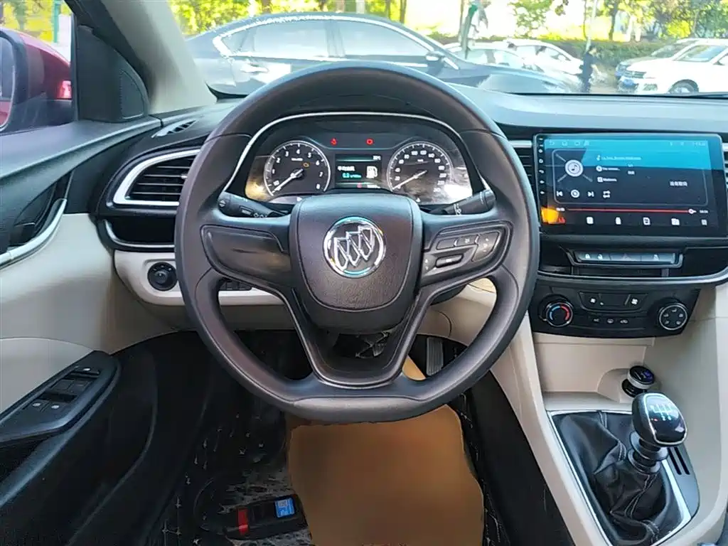 Buick Excelle 2017 — фото 11