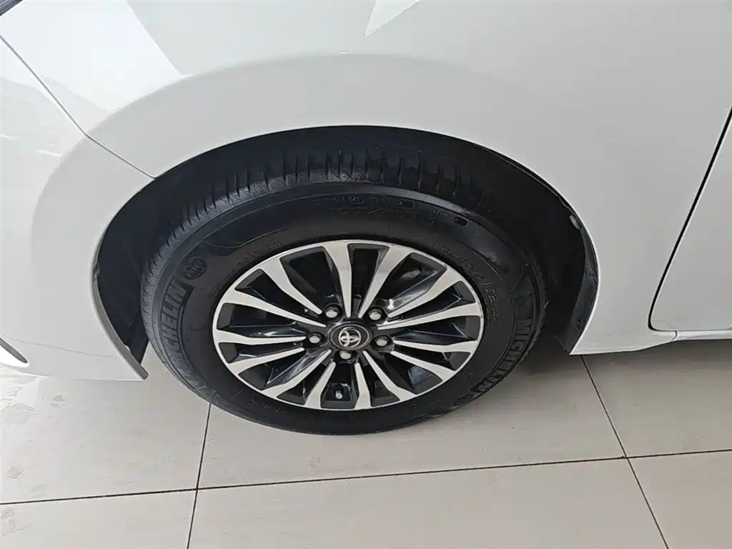 Toyota Corolla 2019 — фото 23