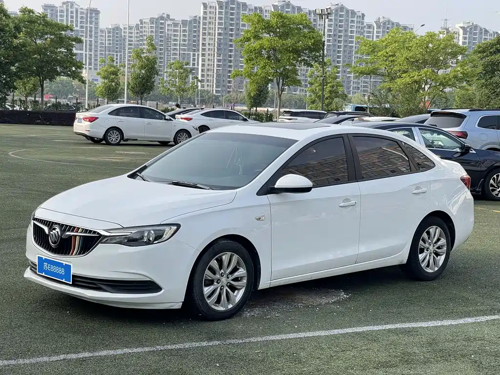 Buick Excelle 2018 — фото 1