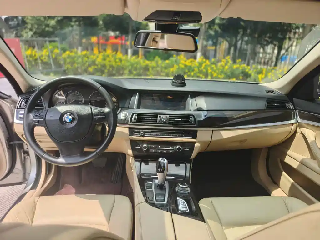 BMW 5 Series 2013 — фото 11
