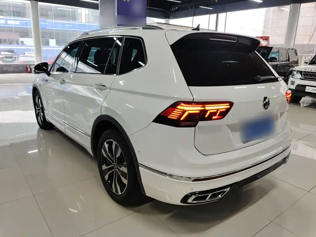 Volkswagen Tiguan L 2022 — фото 23