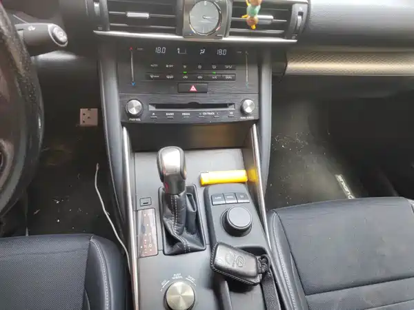Lexus IS 2018