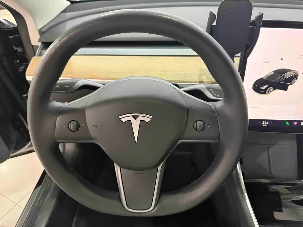Tesla Model 3 2020 — фото 10