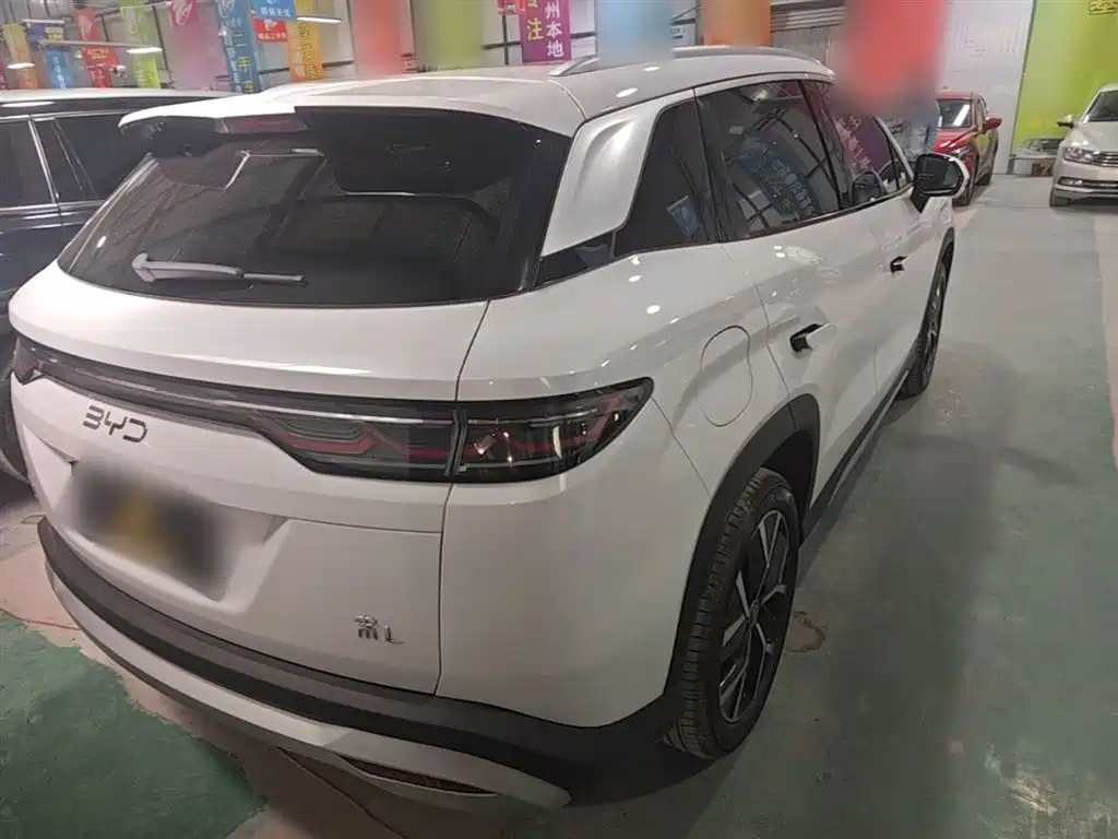 BYD L DM-i 2026 — фото 7