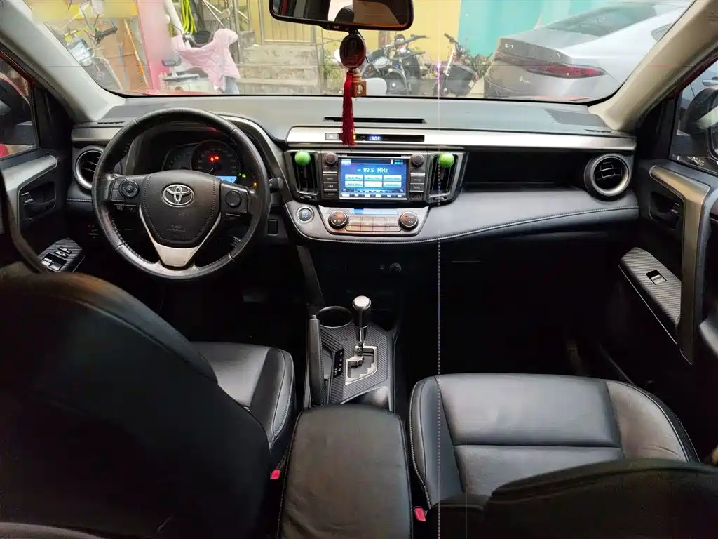 Toyota RAV4 2014 — фото 13