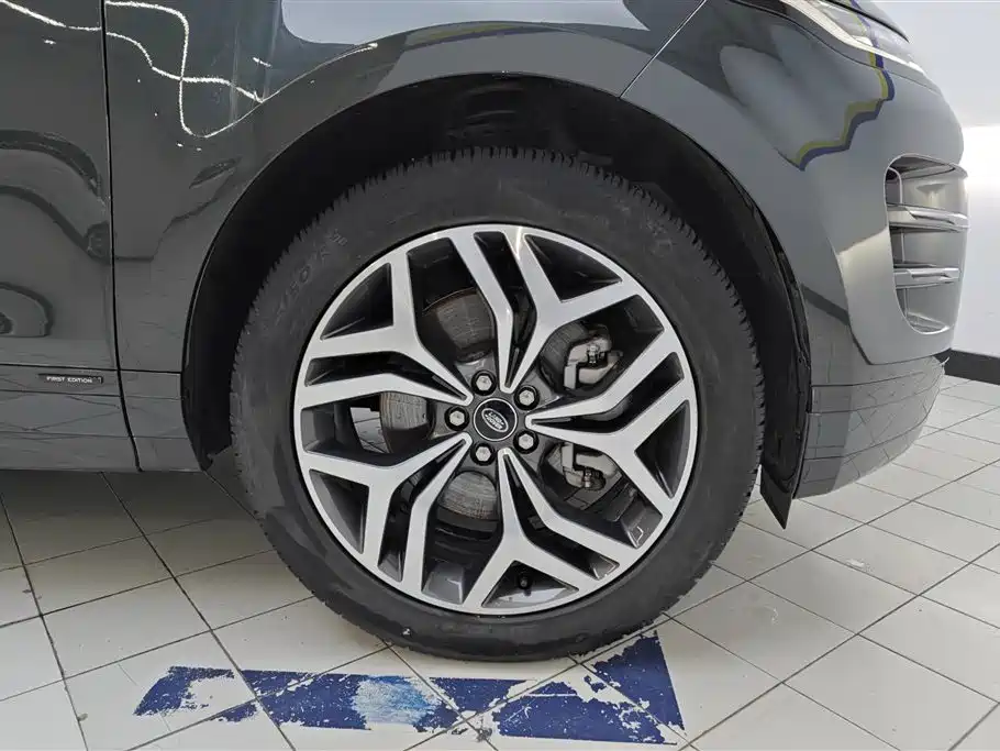 Land Rover Evoque 2023 — фото 6