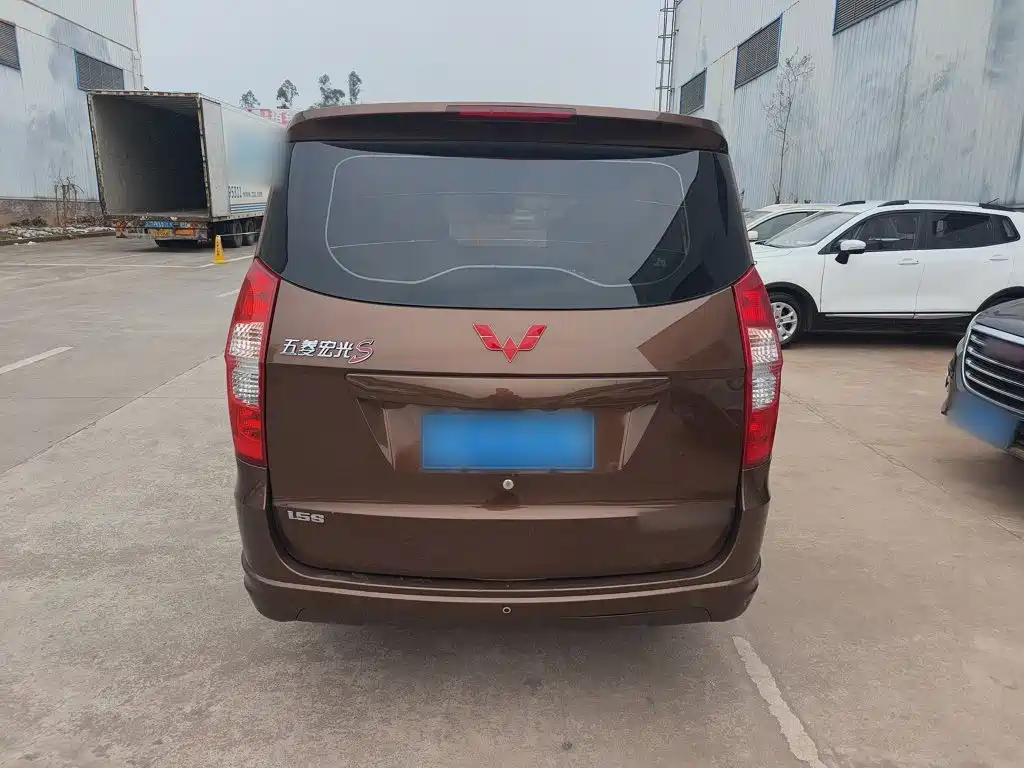 Wuling Hongguang 2018