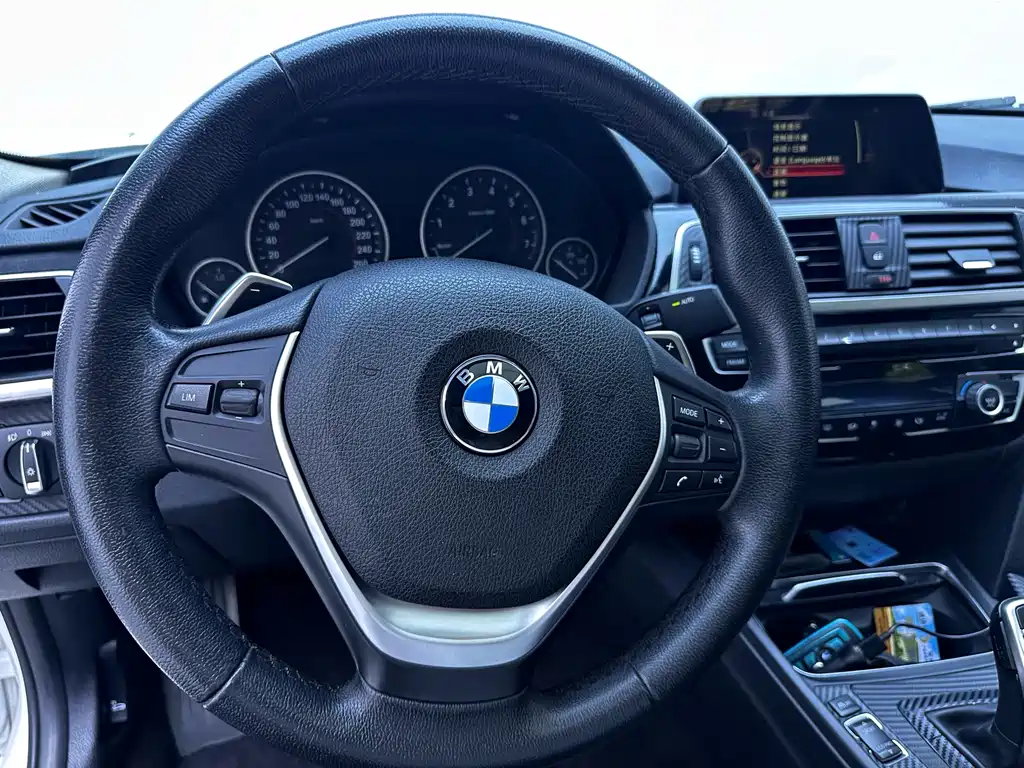 BMW 3 Series 2017 — фото 22