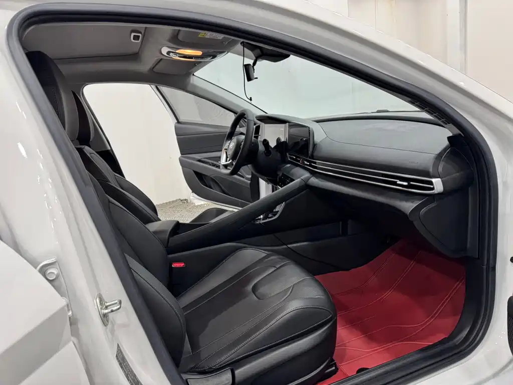 Hyundai Elantra 2022
