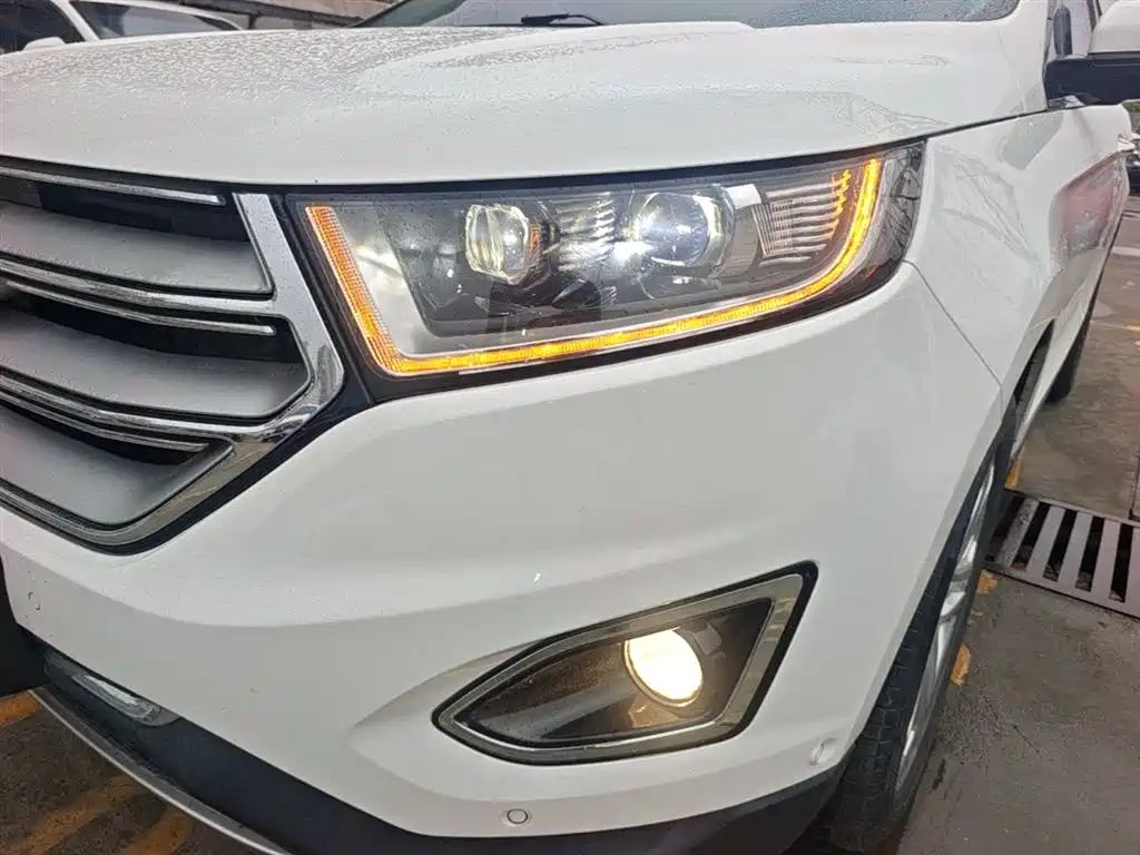 Ford Edge 2015 — фото 24