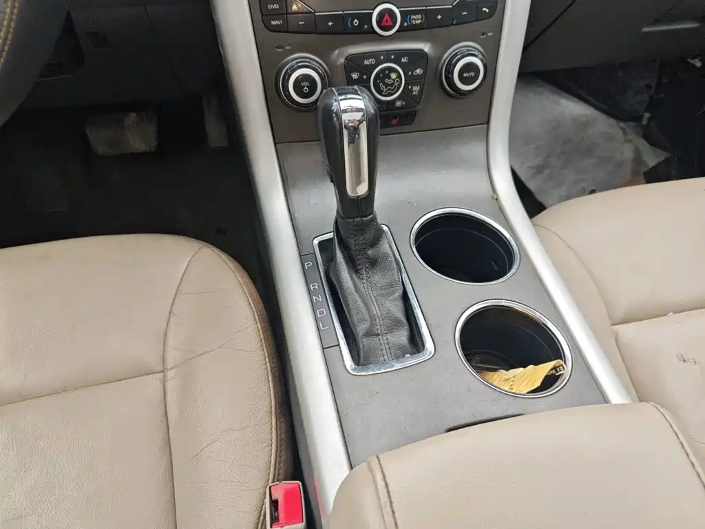 Ford Edge 2015 — фото 14