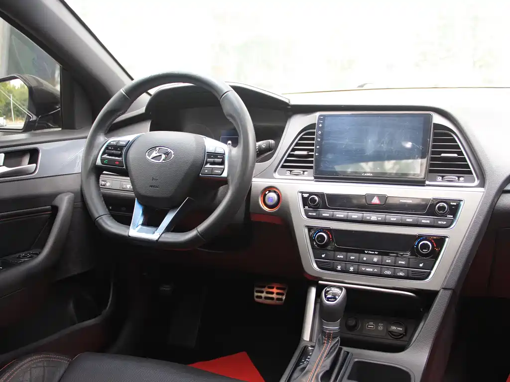 Hyundai Sonata 2015 — фото 14