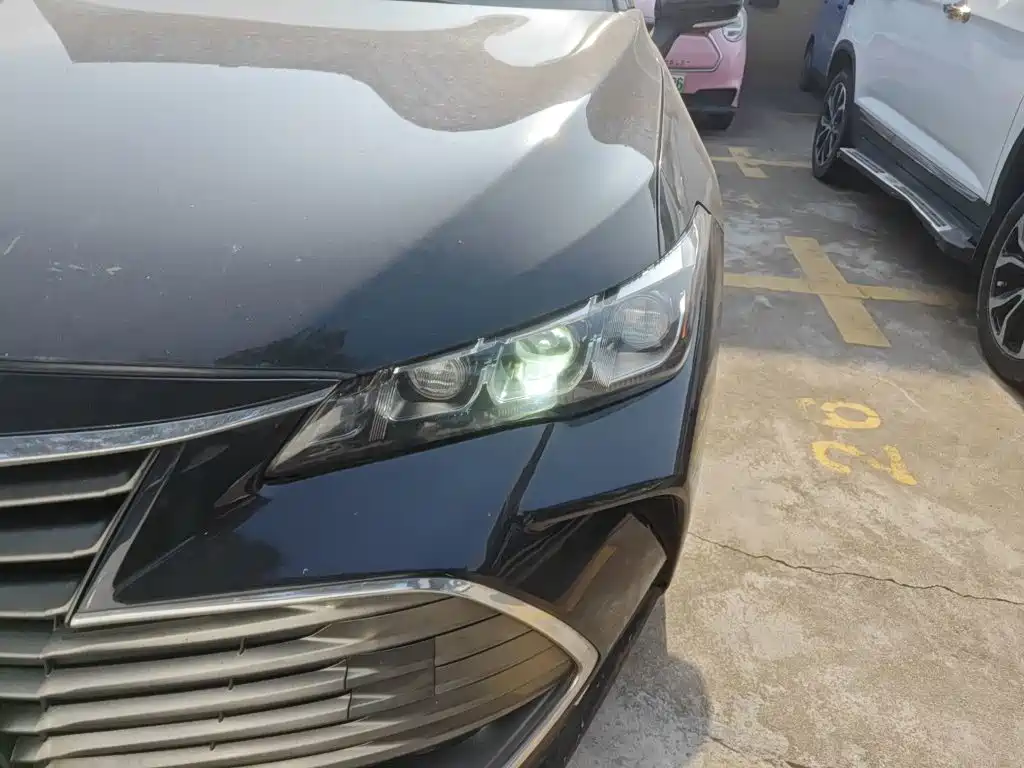 Toyota Avalon 2020 — фото 18