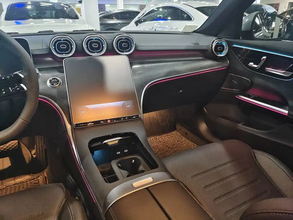Mercedes-Benz C-Class 2025 — фото 14