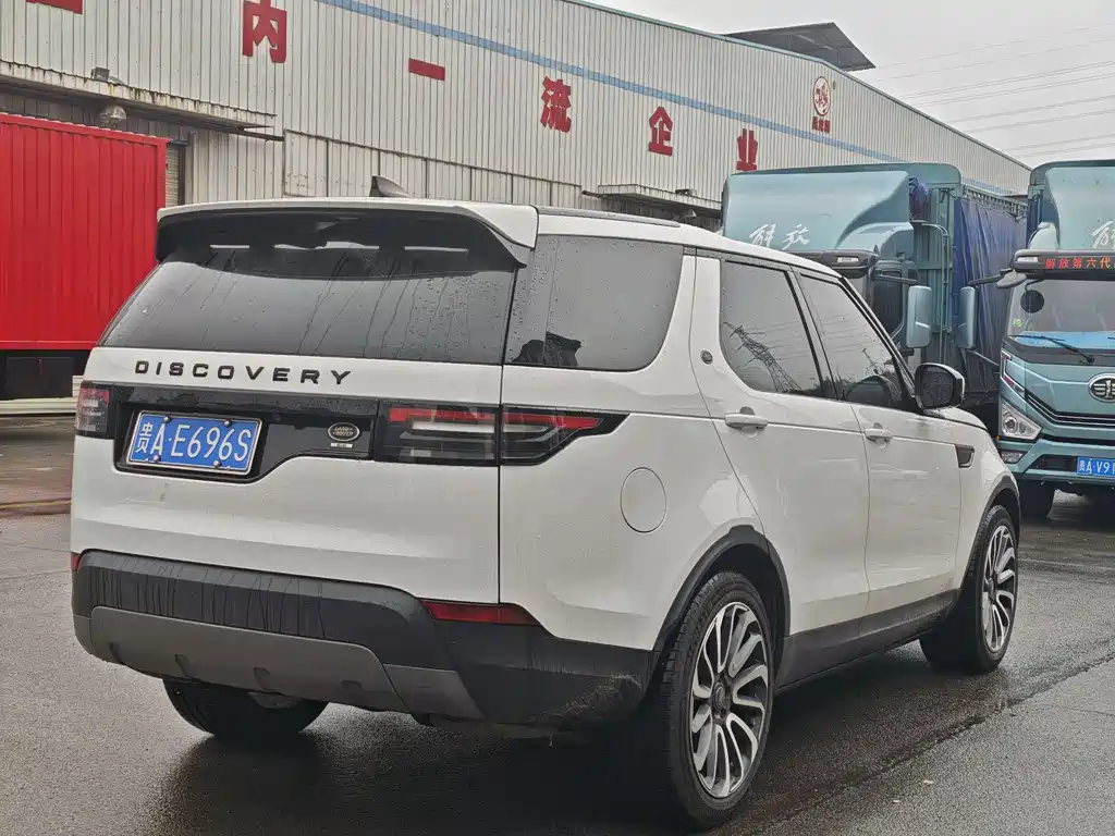 Land Rover Discovery 2018 — фото 11
