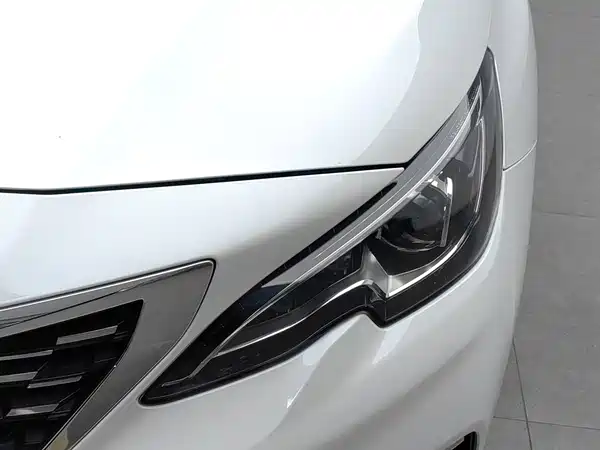Peugeot 408 2022