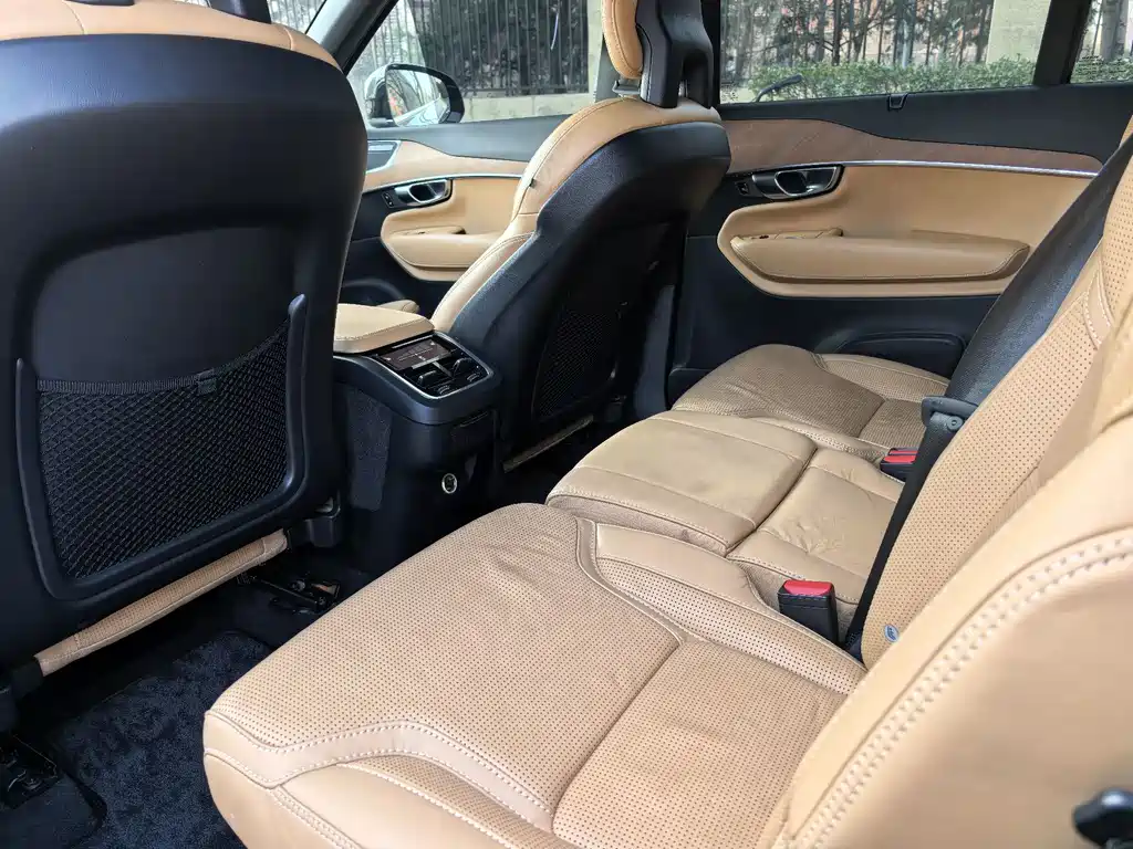 Volvo XC90 2016 — фото 10