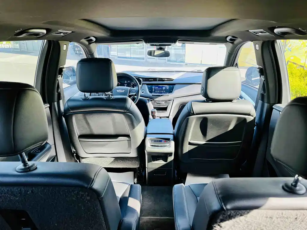 Cadillac XT6 2020 — фото 11