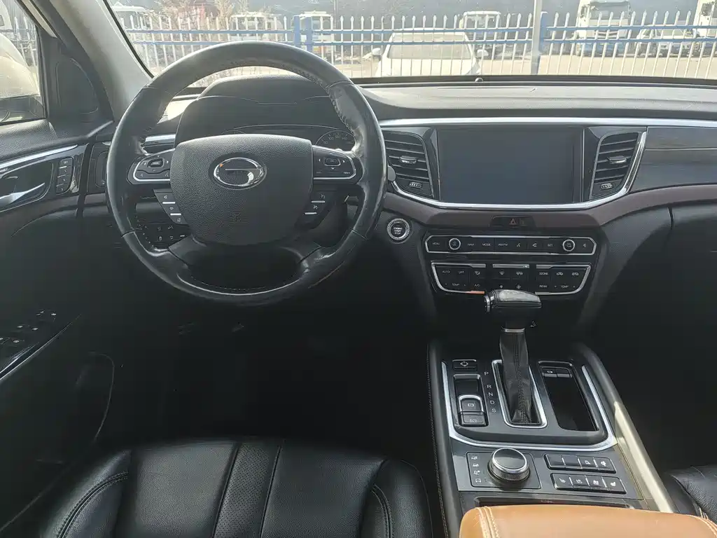 GAC Motor Trumpchi GS8 2018 — фото 15