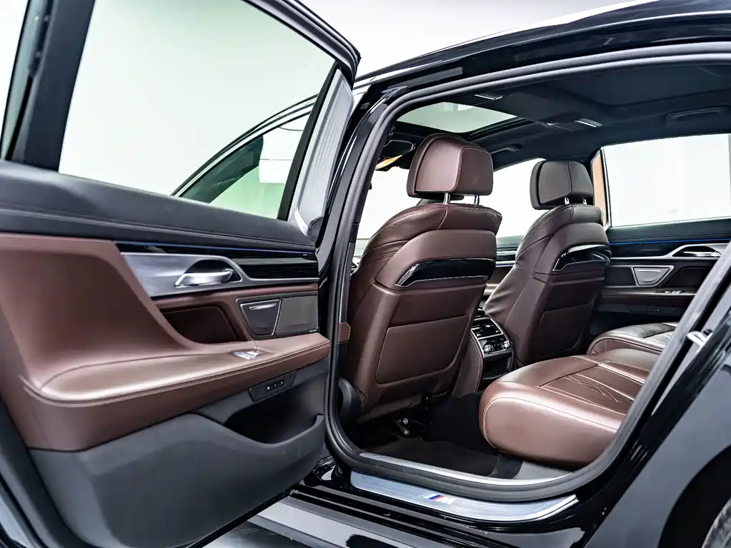 BMW 7 Series 2021 — фото 11