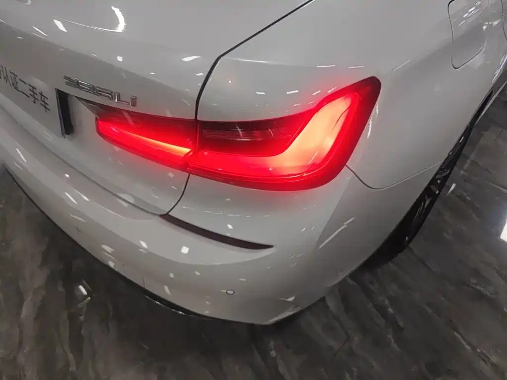 BMW 3 Series 2021 — фото 24