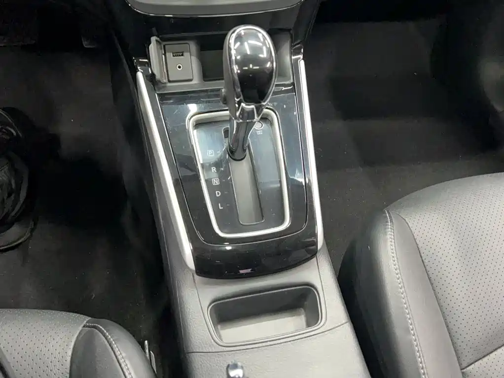 Nissan Sylphy 2017 — фото 16