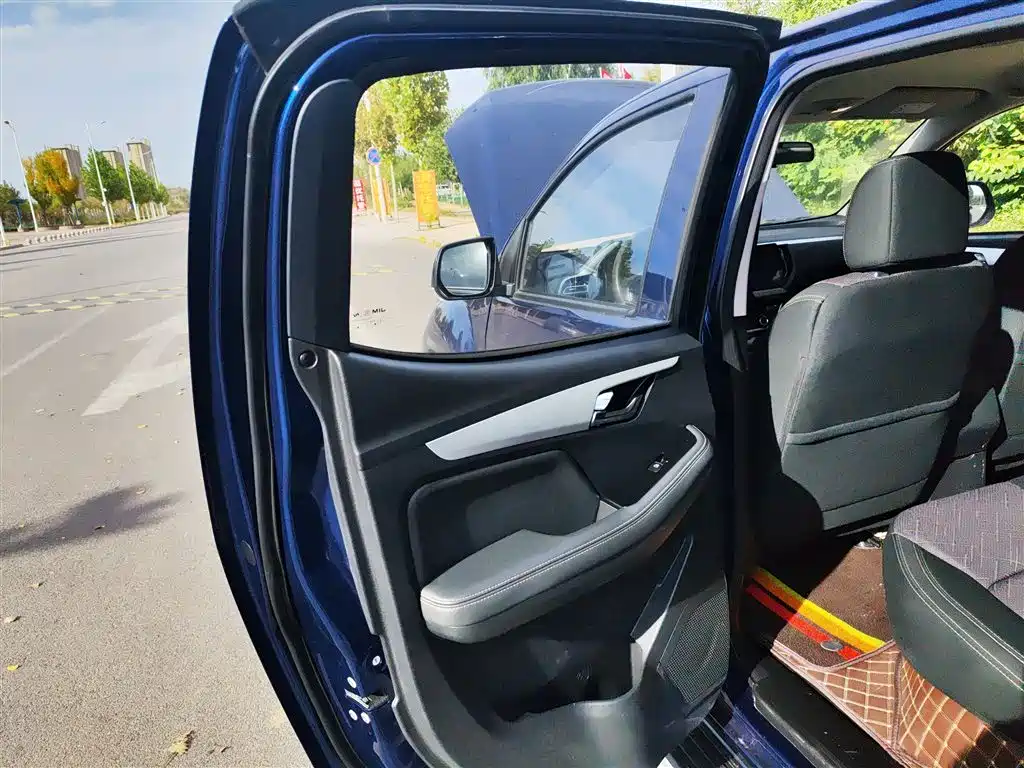 Isuzu RE-MAX 2023 — фото 19