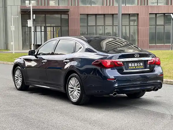 Infiniti Q70 2017