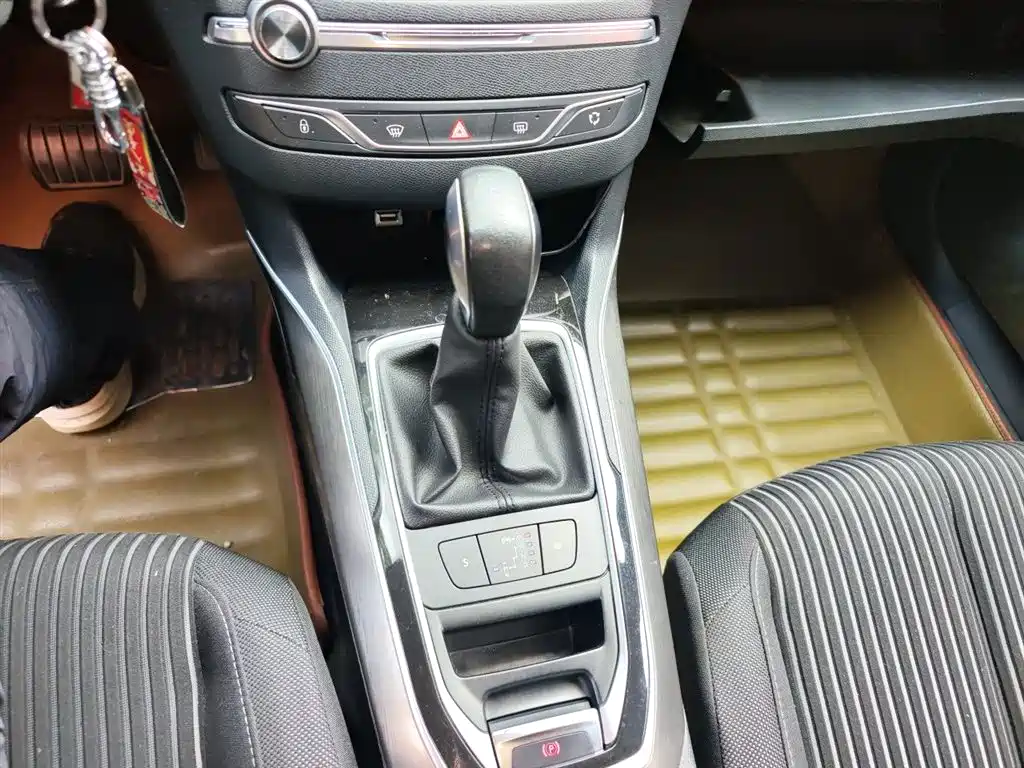 Peugeot 408 2015 — фото 10