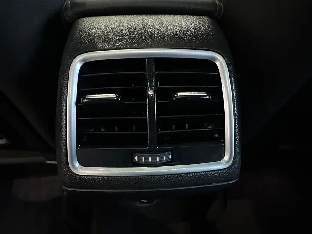Audi Q3 2019 — фото 13