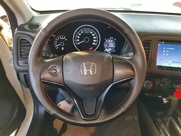 Honda Vezel 2015