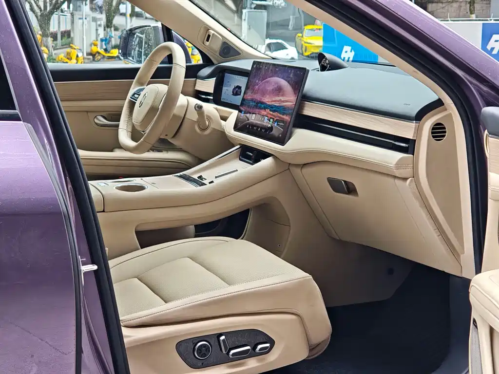AITO M5 2025 — фото 16