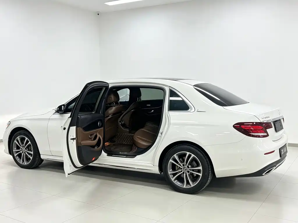Mercedes-Benz E-Class 2022