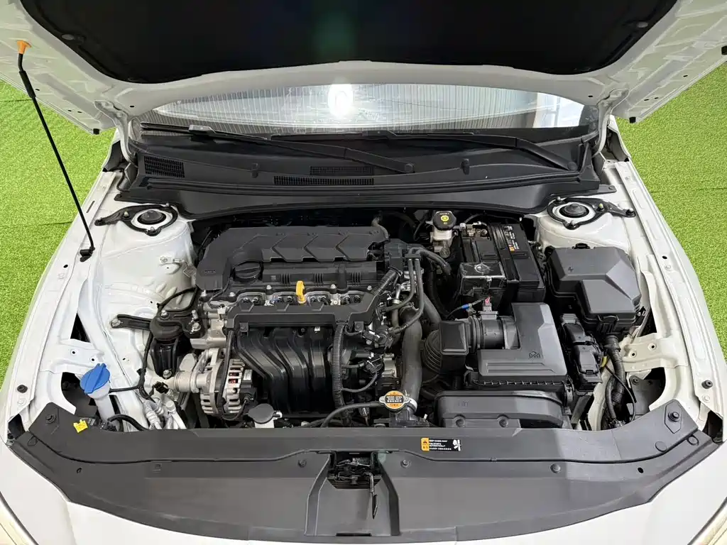 Hyundai Elantra 2023 — фото 19