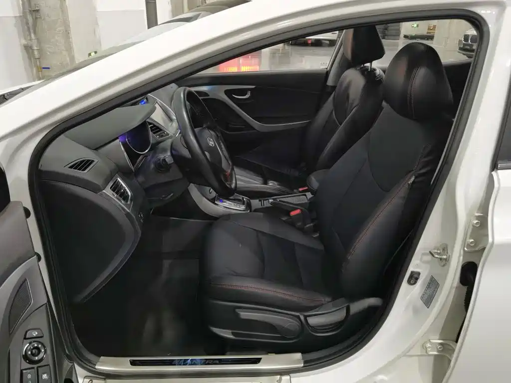 Hyundai Elantra Langdong 2015 — фото 10