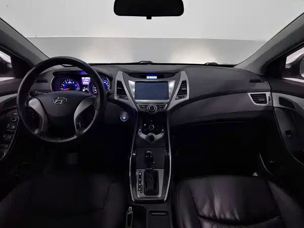 Hyundai Elantra Langdong 2015