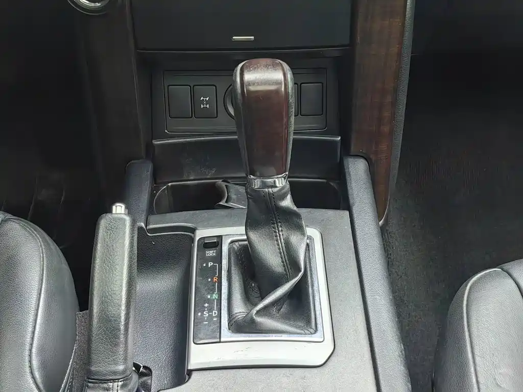 Toyota Prado 2017 — фото 13