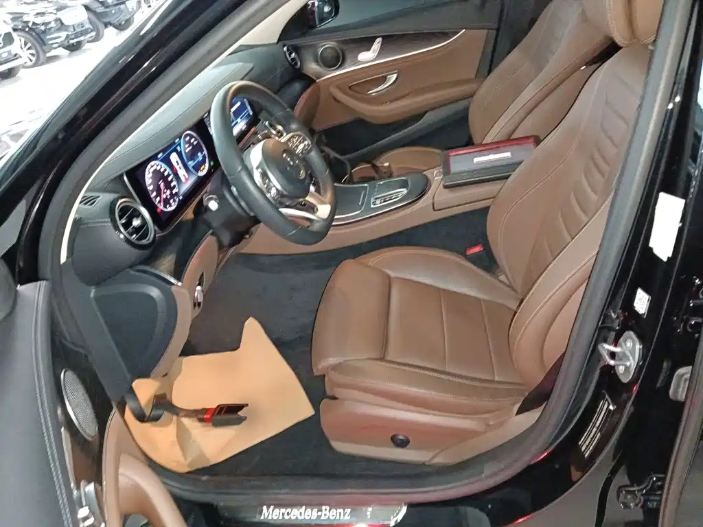 Mercedes-Benz E-Class 2019 — фото 11