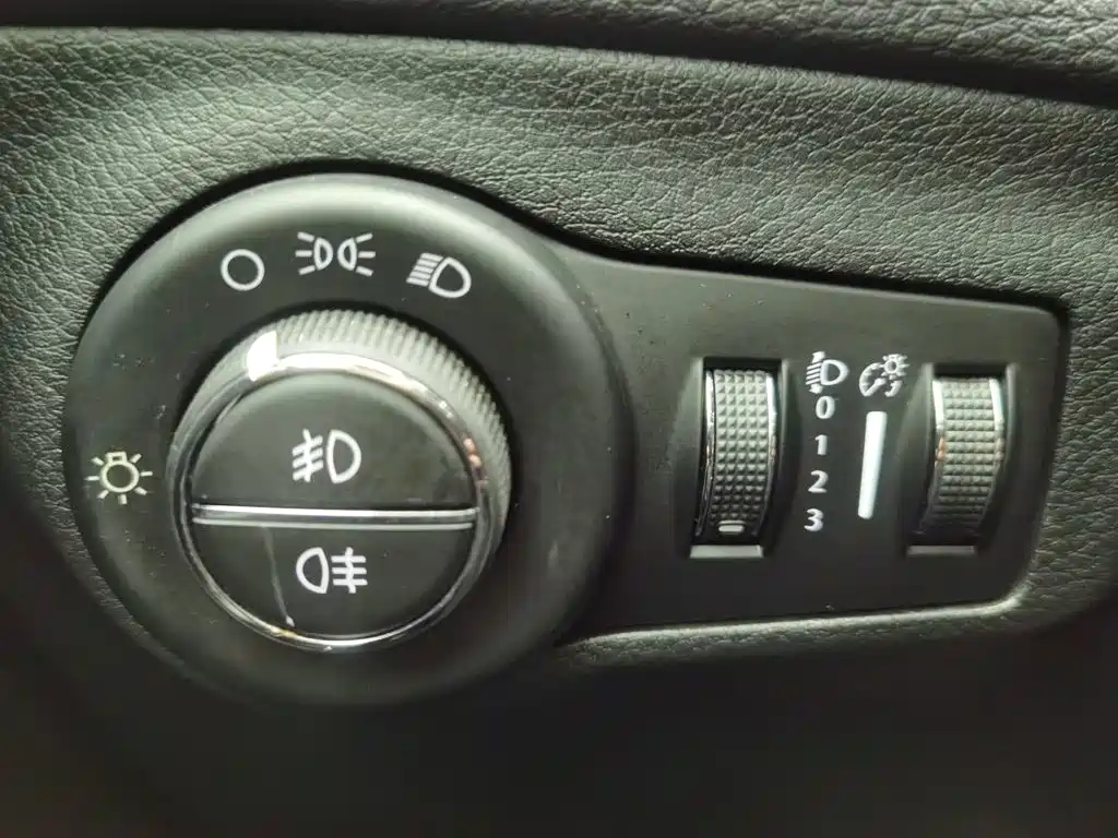 Jeep Compass 2017 — фото 21